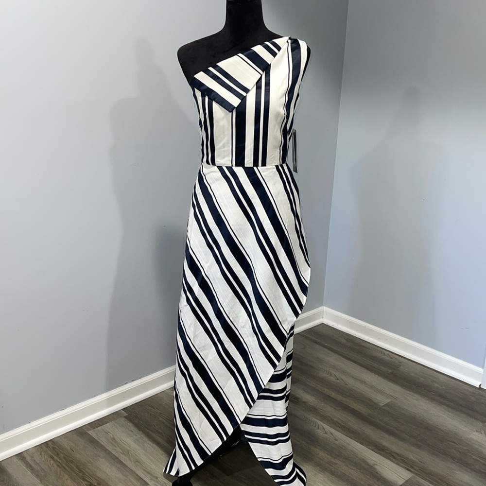 Kay Unger New York One Shoulder striped white navy maxi dress size 4 NEW